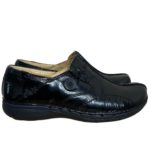 Clarks Unstructured Patent Leather Slip On Comfort Shoes in Black Size 6 - Picture 2 of 8